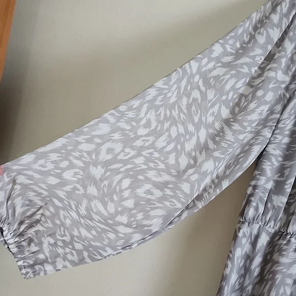 Ann Taylor Gray Leopard Print Maxi Dress Modest Sheer Sleeves Womens Med - Picture 4 of 9